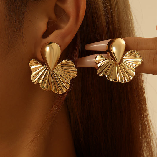Cross-border European and American Style Gold Earrings Retro INS Light Luxury Niche Design Fashion Versatile Elegant Stud Earrings
