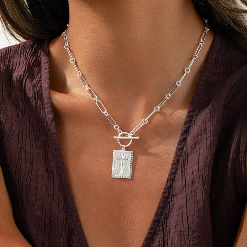 Amazon TK Hot-Selling OT Buckle Square Cross Necklace for Women Copper Plated 14K Gold Paperclip Necklace Yiwu In Stock