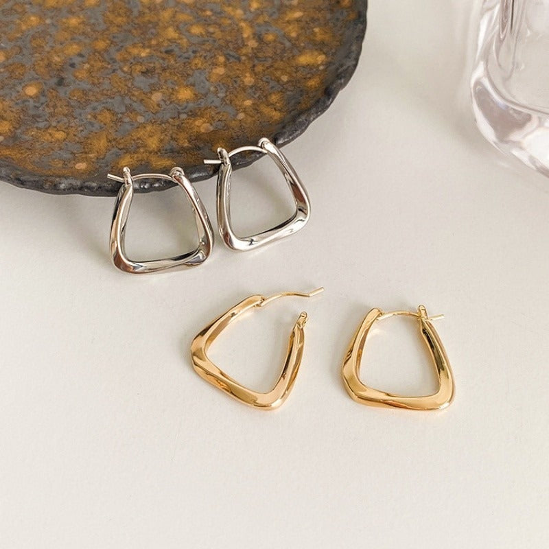 French Style Fashionable Geometric Triangle Earrings for Girls High-grade Simple Ins Style Niche Fashion Irregular Ear Buckle Earrings