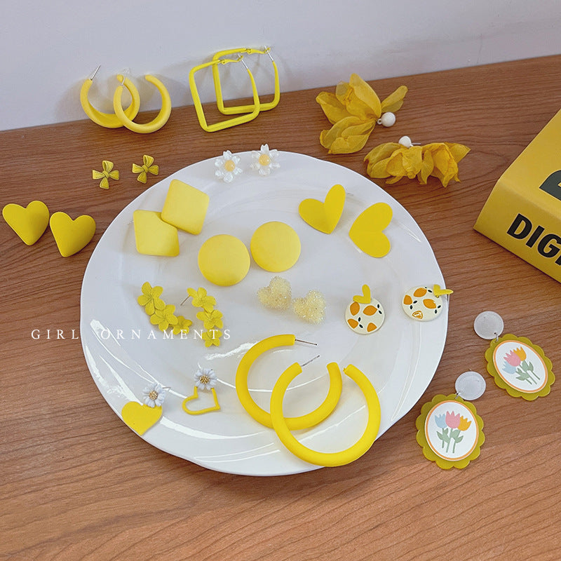 Yellow Series Fresh Fashion Versatile Flower Butterfly Earrings Simple Geometric Hoop Student Temperament Earrings for Women