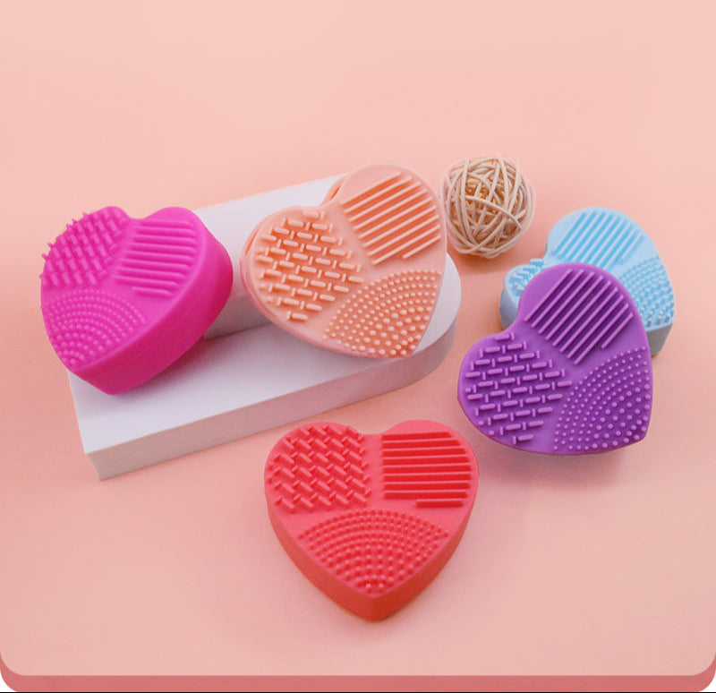 Heart-Shaped Makeup Brush Cleaning Box Multifunctional Makeup Brush Cleaning Tool Pad for Washing Brush Hollow Love Brush Box