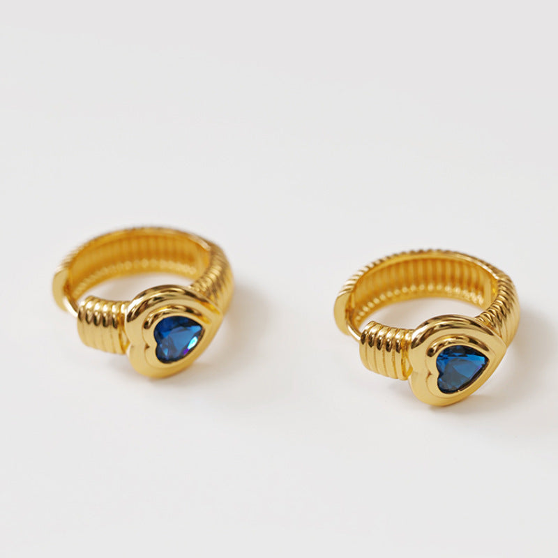 French Retro S925 Sterling Silver Love Ear Ring Ear Stud Women's European and American Light Luxury Elegant Ear Buckle Atmospheric High-end Sense Earrings