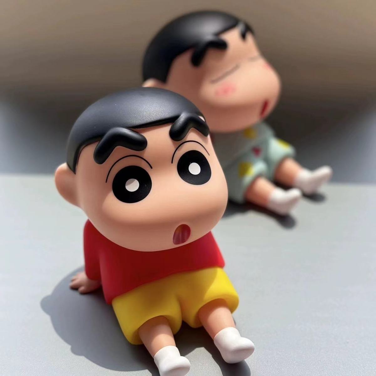 Hot Crayon Shin-chan Universal Desk Phone Holder Mount Stand for Mobile Phone Holder Bracket Table Stand for Ipad Samsung IPhone