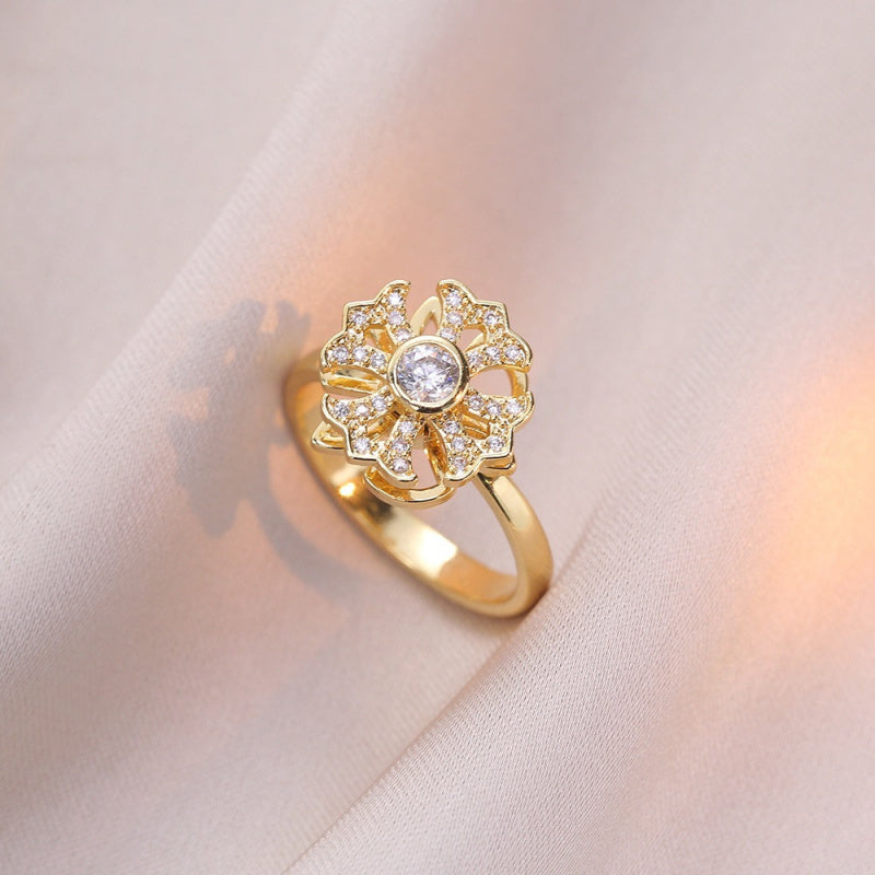 Rotating Ring for Women with Micro Paved Zircon, Elegant and Minimalist Style, Versatile Full Diamond Round Clover Ring Jewelry
