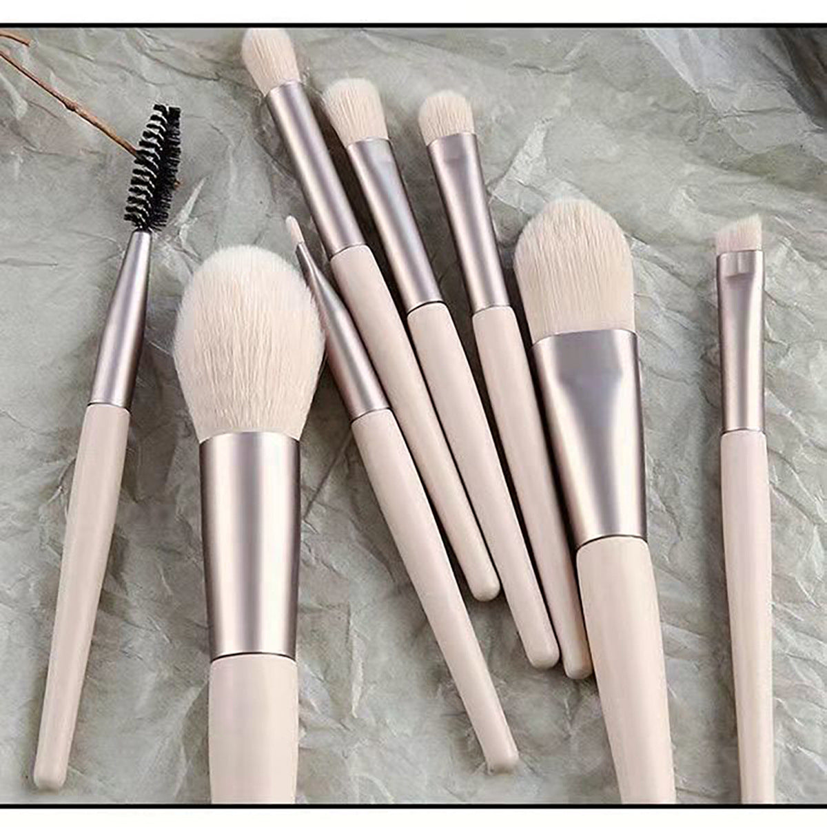 Makeup Brush Full Set of 8 Beginner Travel Brushes Eye Shadow Brush Blush Brush Convenient Full Set of Makeup Tools Brushes