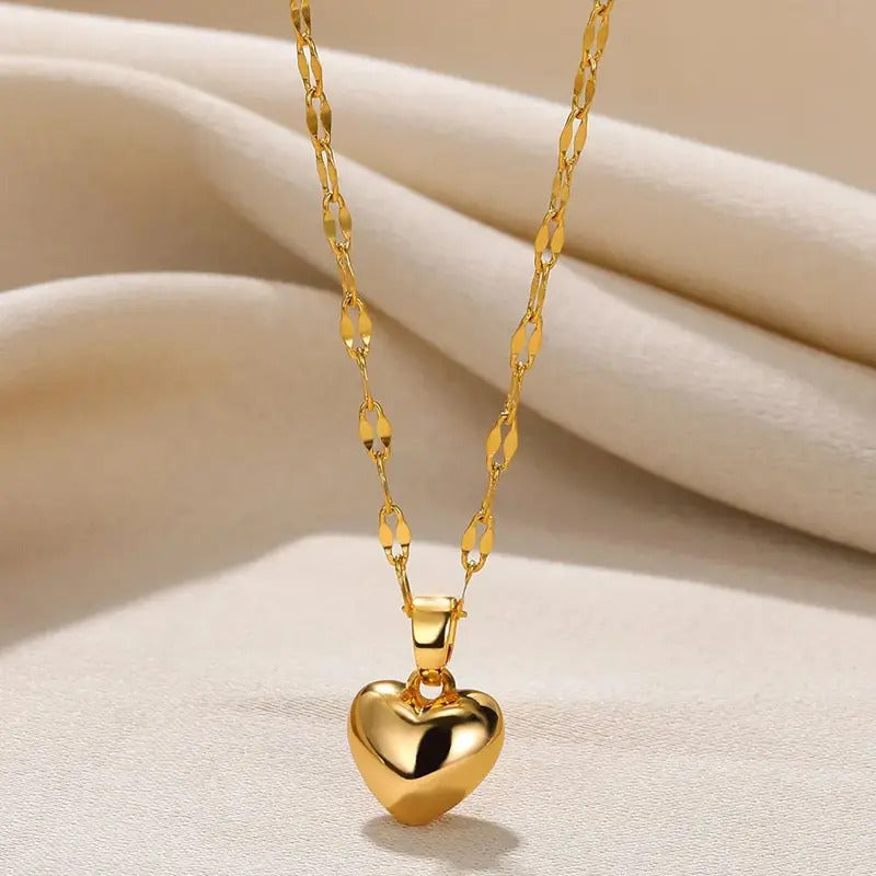 Stainless Steel Love Heart Necklace For Women 2025 New Trendy Lip Chain Simple Pendant Necklace Jewelry Gift Wholesalers