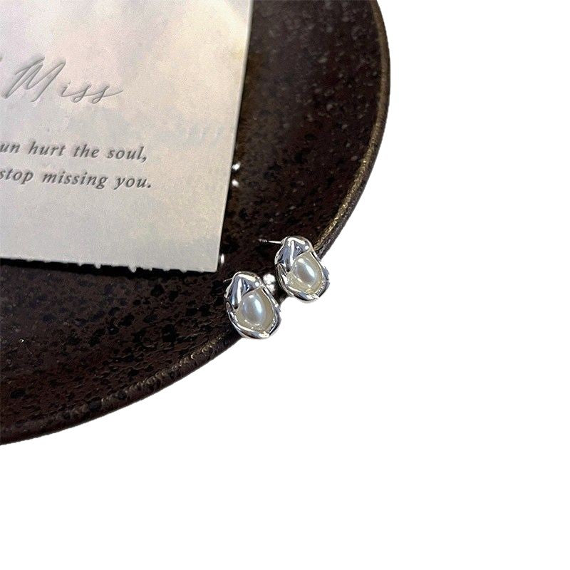 925 Silver Needle Love Butterfly Gravel Fashionable and Versatile Earrings Niche Unique Design Pearl Flower Earrings Earrings