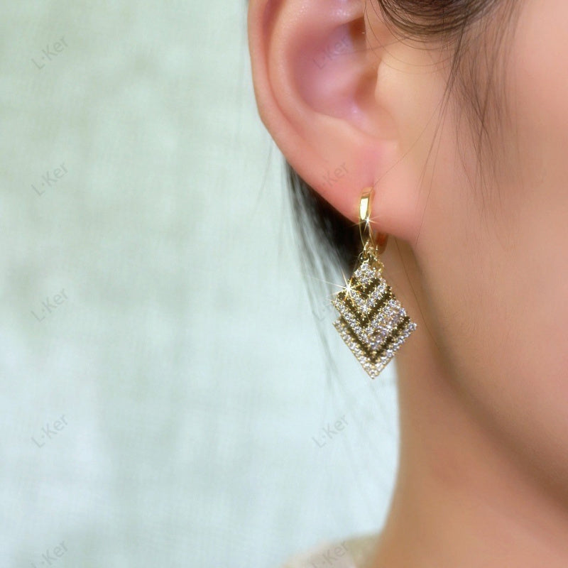 French Romantic Black and White Contrast Color Full Diamond High-end Sense Earrings Small Chanel Style Women's Earrings