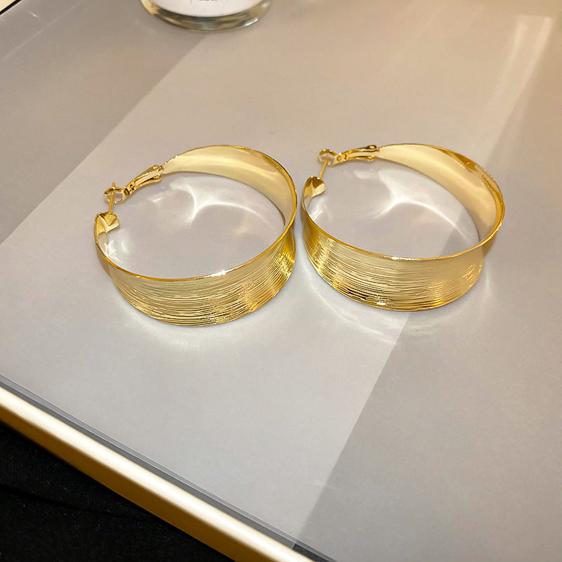 Simple Heart Circle Earrings Fashion Versatile Geometric Ear Clips Ear Studs Light Luxury High-end Feel Earrings for Women