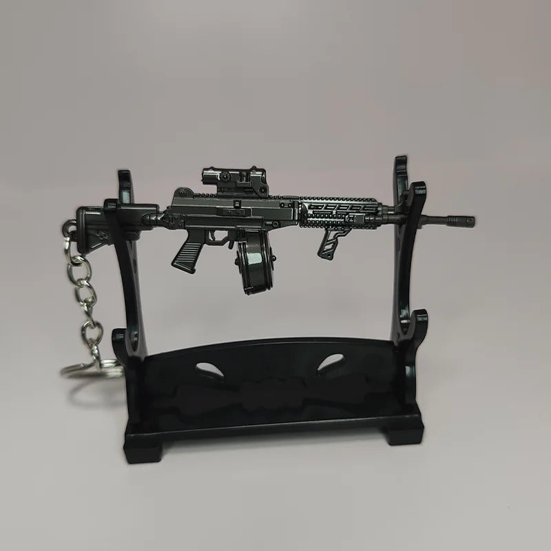 9cm Arena Breakout Gun Keychains Mini M110 Rifle Model Alloy Small Gun Toy Games Weapon Keychain Pendant Game Peripherals Gifts
