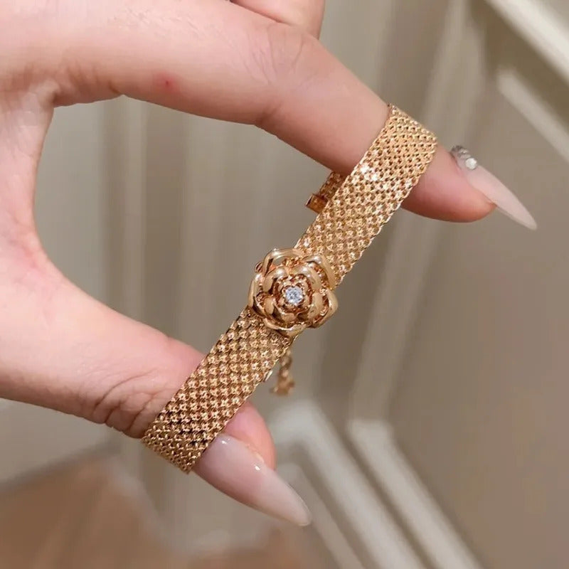 Luxury Camellia Flower Bangle Bracelets Watch Bands Woman 18K Rose Gold Silver High Grade Fine Jewelry Birthday Gifts Christmas