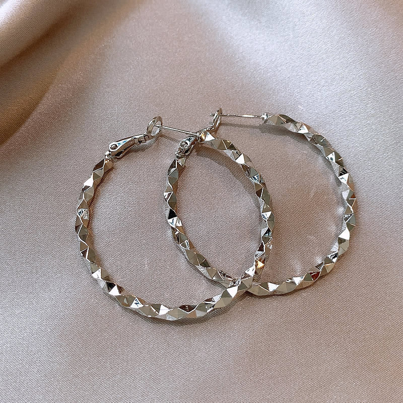 Simple Heart Circle Earrings Fashion Versatile Geometric Ear Clips Ear Studs Light Luxury High-end Feel Earrings for Women