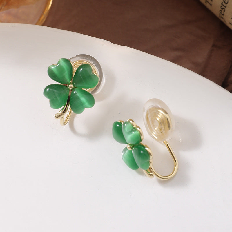 Heart Clover Mosquito Coil Clip-On Earrings Without Piercing Cat's Eye Stone Earrings for Women Sweet Studs Light Luxury Elegant Earrings