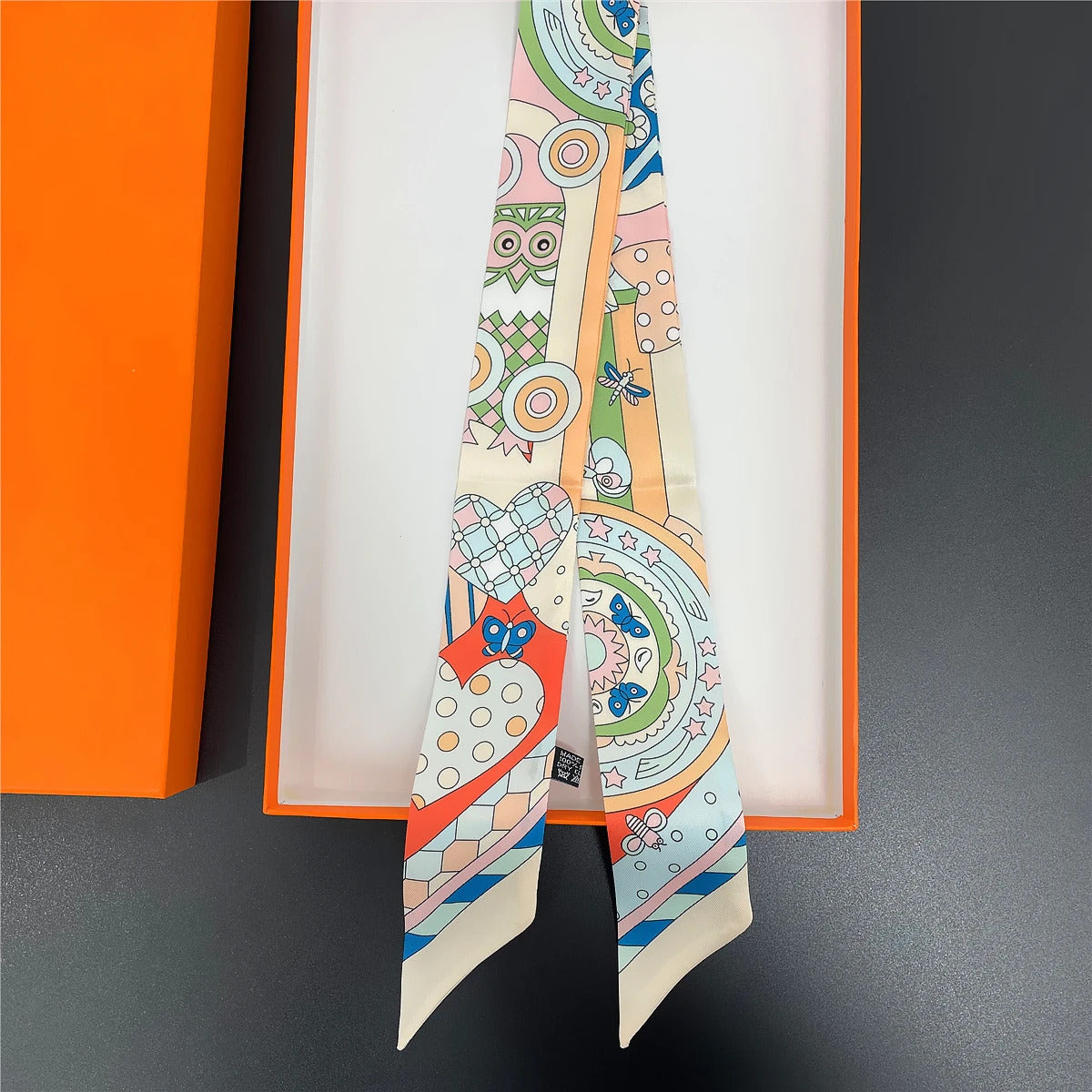 2024 Brand Design Leopard Twill Silk Scarf Luxury Scarf Women Foulard Skinny Bag Scarves Neckerchief Fashion Hair Headband