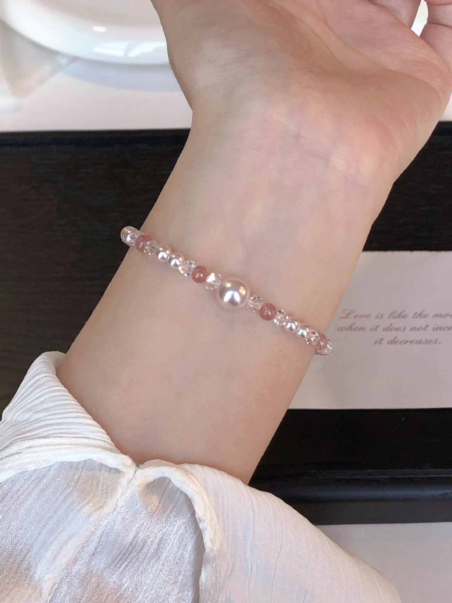 2025 New Beaded Agate Bracelet for Women, Niche Fashion, Exquisite Light Luxury, Versatile High-end Pearl Agate Bracelet