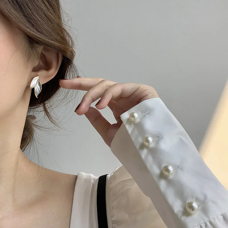 Metal Stud Earrings Trendy Fresh Lovely Sweet Grey Leaf Stud Earrings for Women 2022 Fashion Jewelry Accessories New Korean