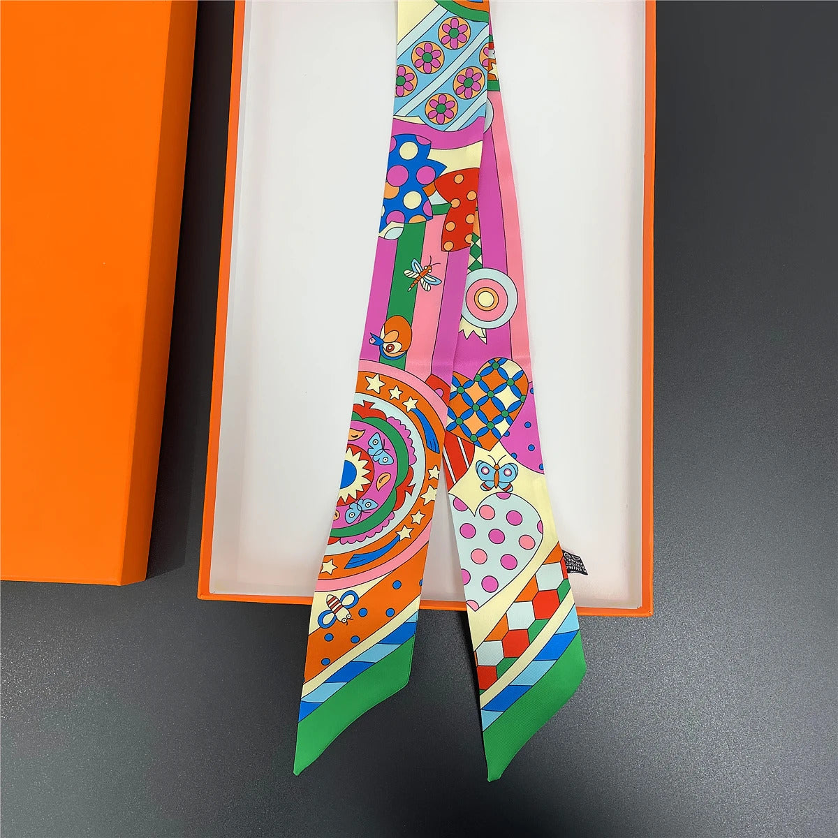 2024 Brand Design Leopard Twill Silk Scarf Luxury Scarf Women Foulard Skinny Bag Scarves Neckerchief Fashion Hair Headband