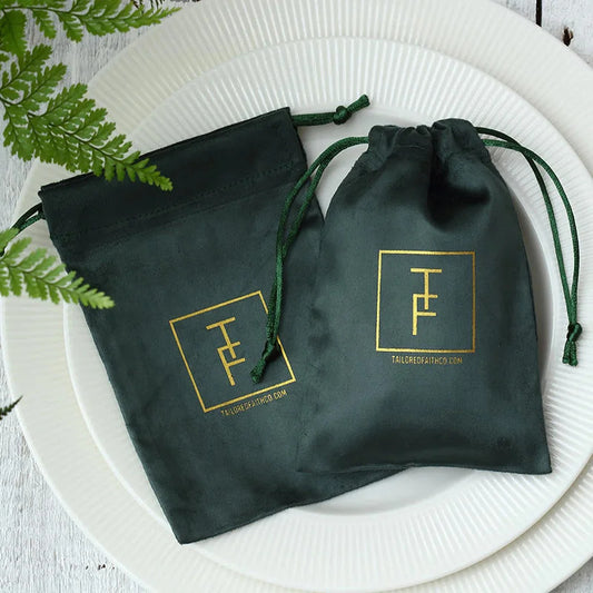 100pcs Flannel Drawstring Gift Bags Green Velvet Jewelry Packaging Pouches Custom Logo Name Wedding Party Candy Sack Favor Bags