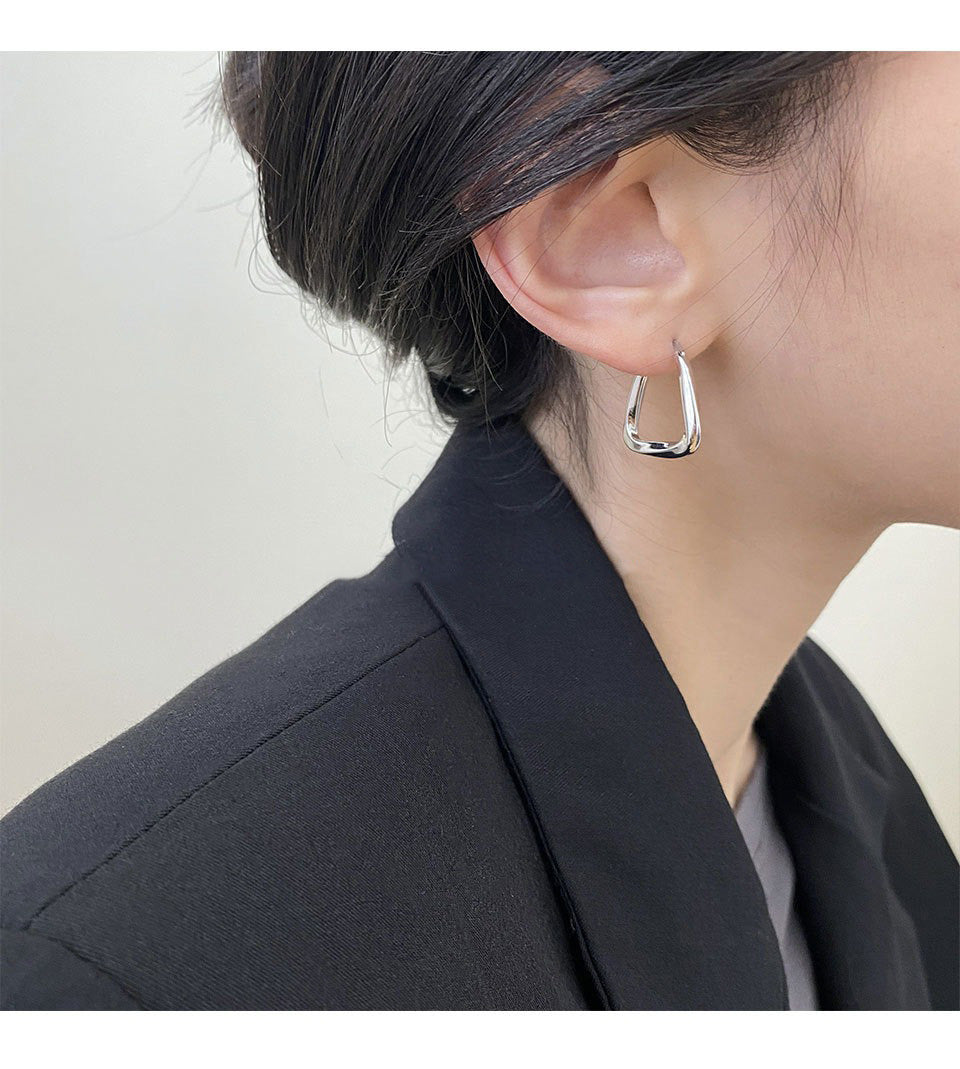 French Style Fashionable Geometric Triangle Earrings for Girls High-grade Simple Ins Style Niche Fashion Irregular Ear Buckle Earrings