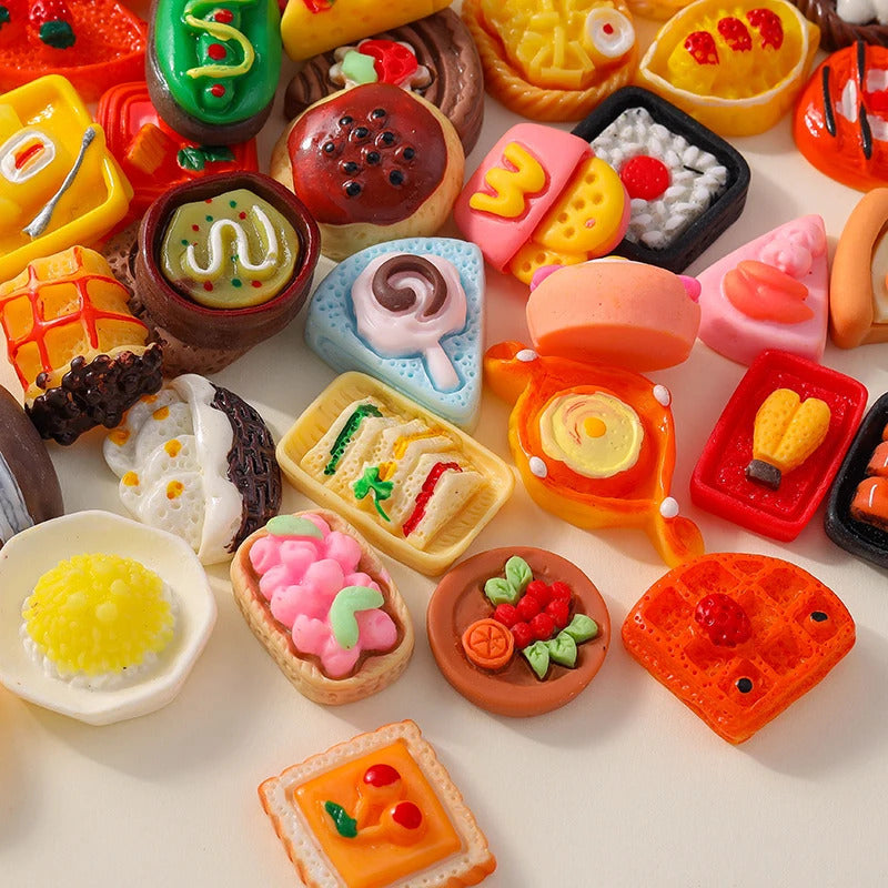 Leslie Random Mix 10pcs Cute New Miniature Dollhouse Simulated Food Snacks Mini Bread Cake for Girls BJD Doll Kitchen Toys