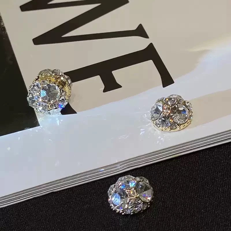 Temperament Painless Magnetic Suction Earrings Women's Ear Bone Clips Without Ear Holes Cold Style All-match Exquisite High-end Sense Niche Ear Accessories