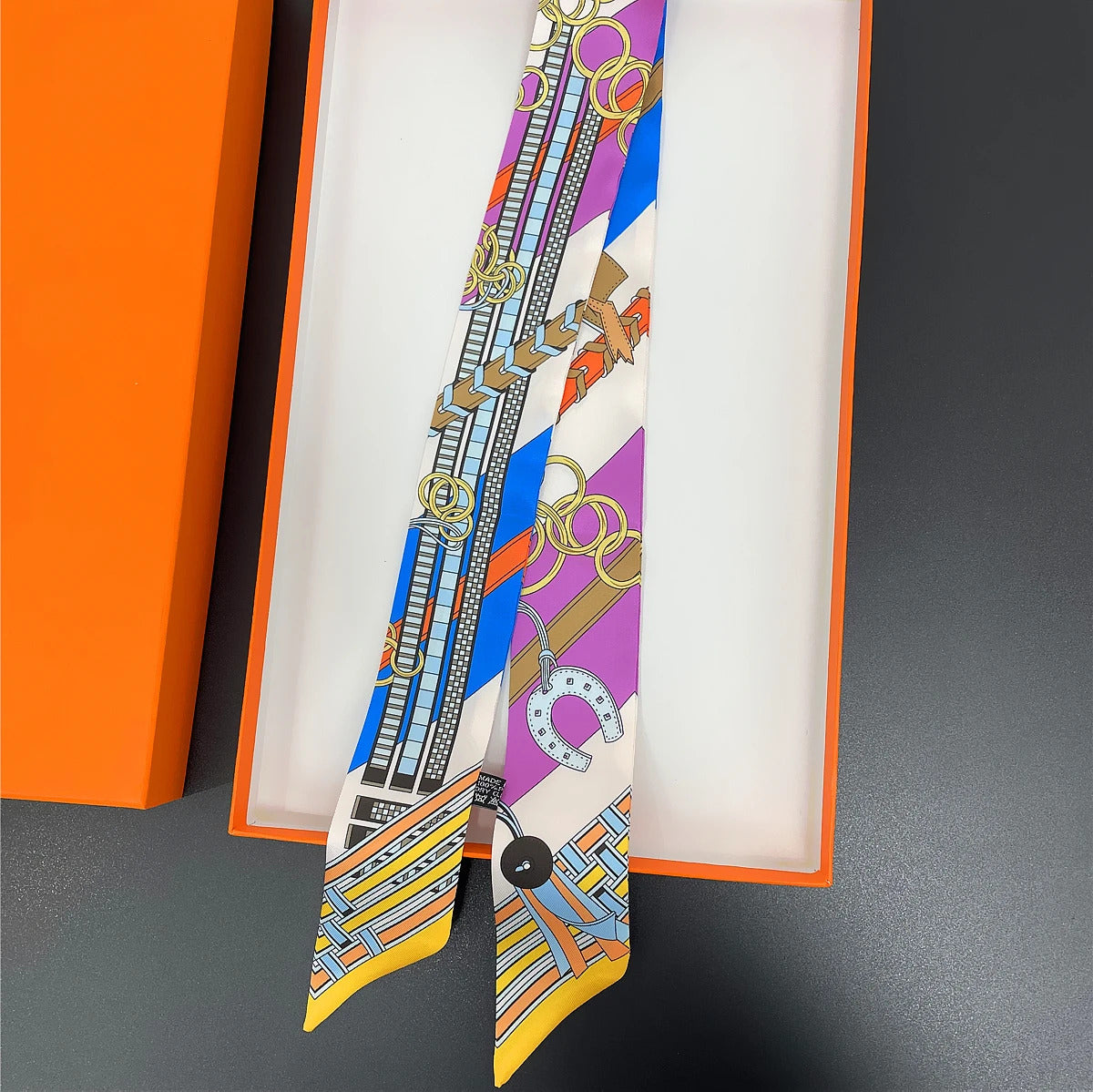 2024 Brand Design Leopard Twill Silk Scarf Luxury Scarf Women Foulard Skinny Bag Scarves Neckerchief Fashion Hair Headband