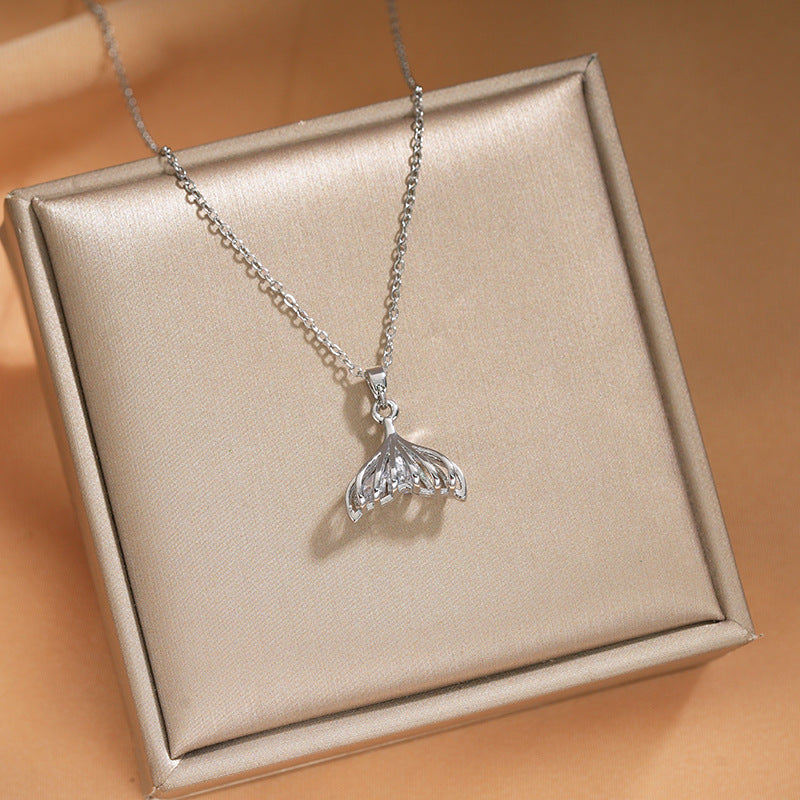 Elegant Inlaid Zircon Exquisite Titanium Steel Necklace for Women Fashionable Versatile Internet Celebrity Collarbone Chain Niche Light Luxury Jewelry