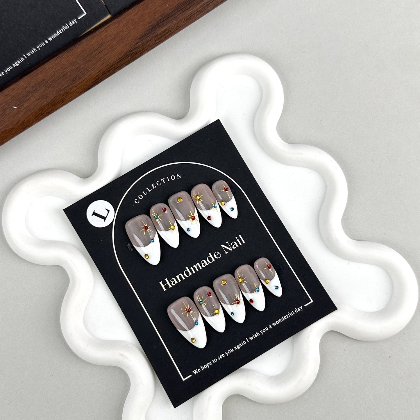 Purely Handmade Wearable Nails INS Style Nail Stickers Pure White French Style Shiny Diamond Minimalist Style High-end Autumn Winter Wearable Nails