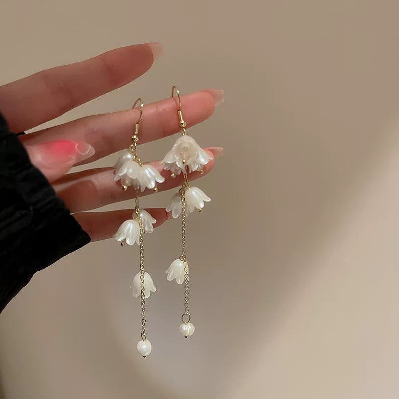 Silver Needle Inlaid with Diamonds and Pearls Flower Tassel Earrings Niche Style Atmosphere Earrings Fashionable Light Luxury High-end Earrings