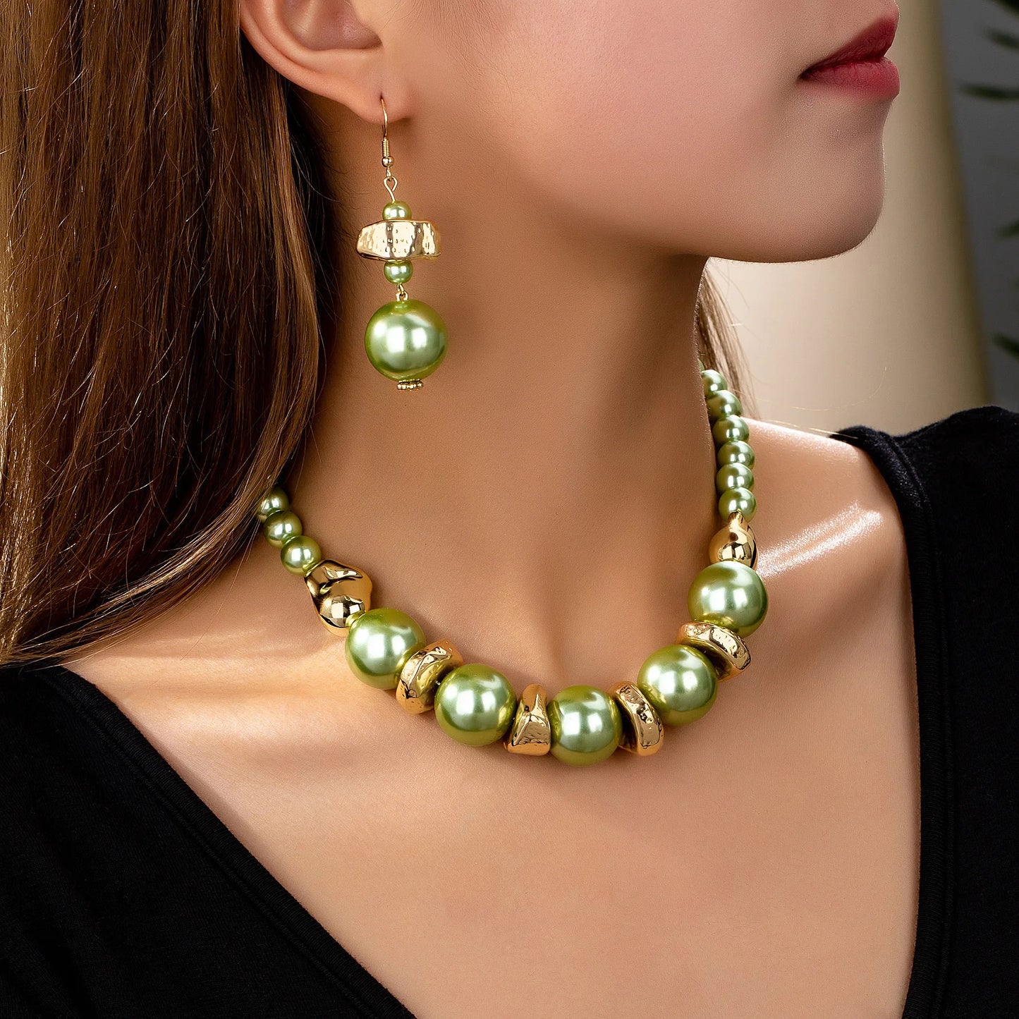 Royal Style High-Grade Green Imitation Pearl Necklace Earring Set Women Girls Gifts Fashion Jewelry Hot Sale Party Gift 2025