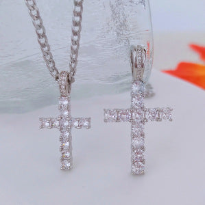 Amazon TK Hot-Selling OT Buckle Square Cross Necklace for Women Copper Plated 14K Gold Paperclip Necklace Yiwu In Stock