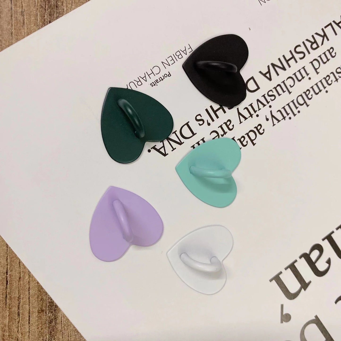 Kawaii Adhesive Metal Heart Phone Charm Holder Mobile Phone Case Finger Ring Stand Hook Buckle Clasp Bear Keychain Pearl pendant