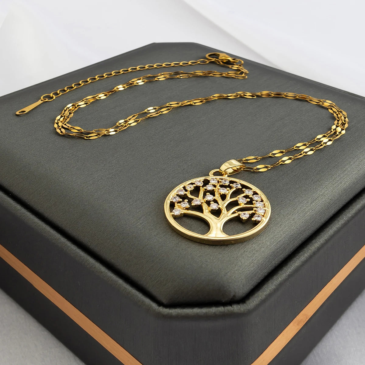 Temperamental Luxury Rhinestone Tree of Life Pendant Necklace Women Vintage Stainless Steel Waterproof Chain Aesthetic Jewelry
