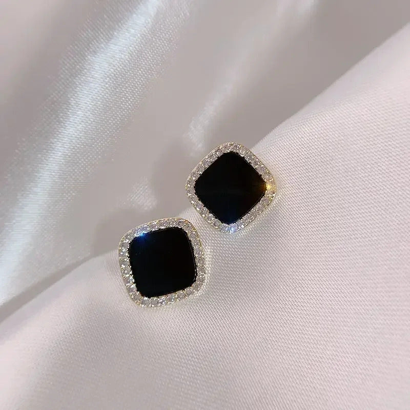 Korean Style Zircon Black Resin Square Ear Studs for Women Elegant Luxury Geometric Earrings 2024 Fashion Trends Jewelry Gifts