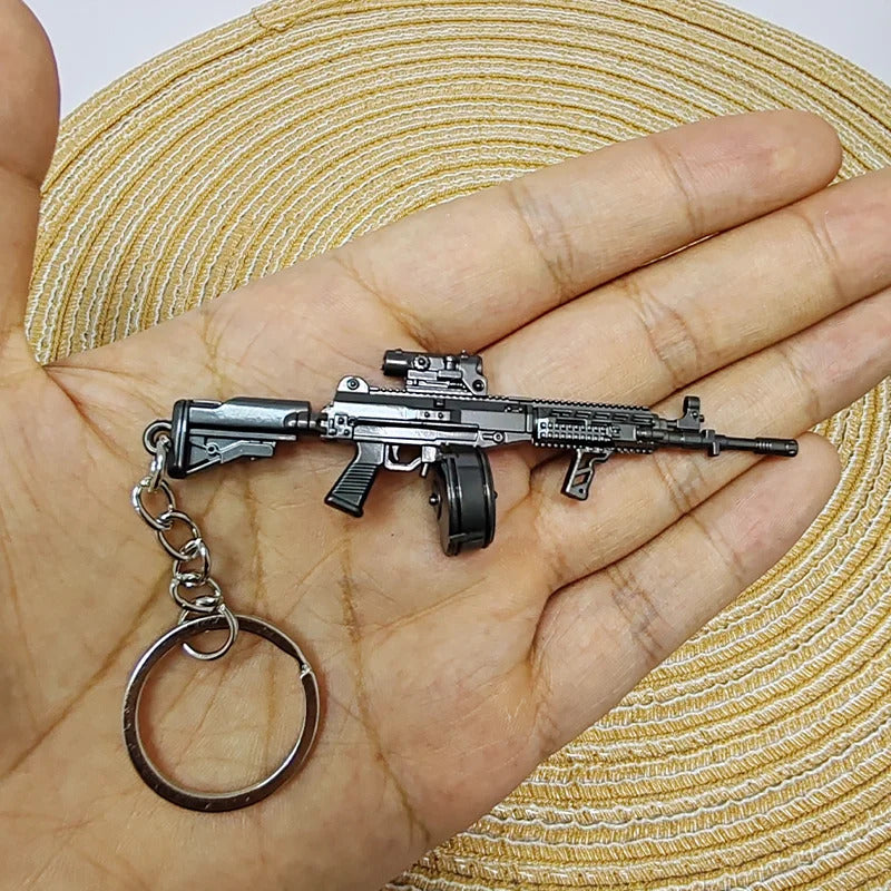 9cm Arena Breakout Gun Keychains Mini M110 Rifle Model Alloy Small Gun Toy Games Weapon Keychain Pendant Game Peripherals Gifts
