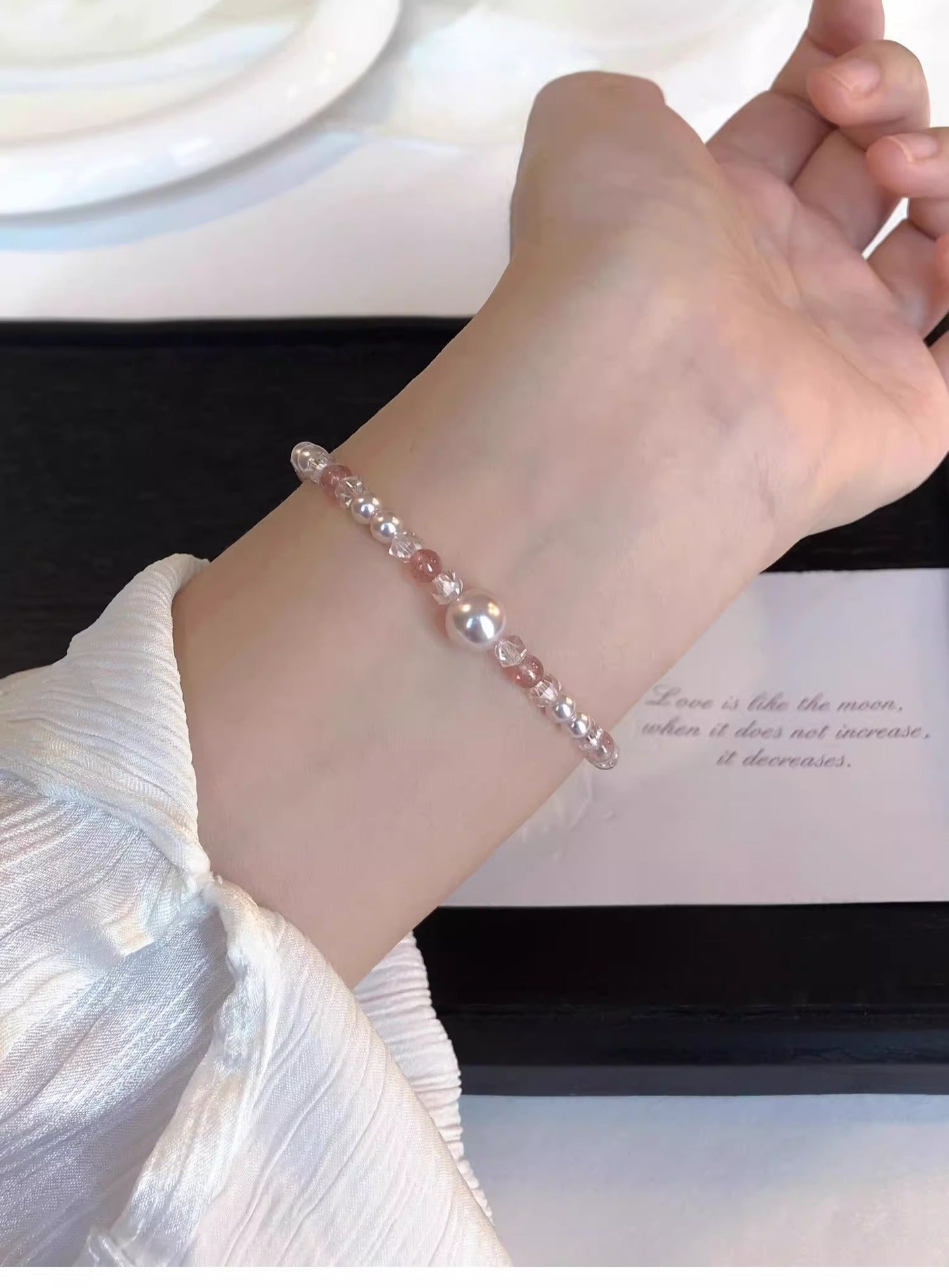 2025 New Beaded Agate Bracelet for Women, Niche Fashion, Exquisite Light Luxury, Versatile High-end Pearl Agate Bracelet