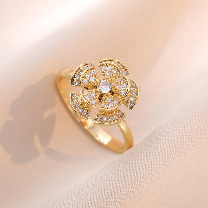 Rotating Ring for Women with Micro Paved Zircon, Elegant and Minimalist Style, Versatile Full Diamond Round Clover Ring Jewelry