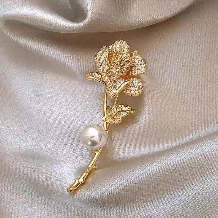 Delicate Rose Flower Pearl Rhinestone Brooch Pins for Women Lotus Luxury Jewelry Wedding Party Coat Dress Suit Decoration Gifts