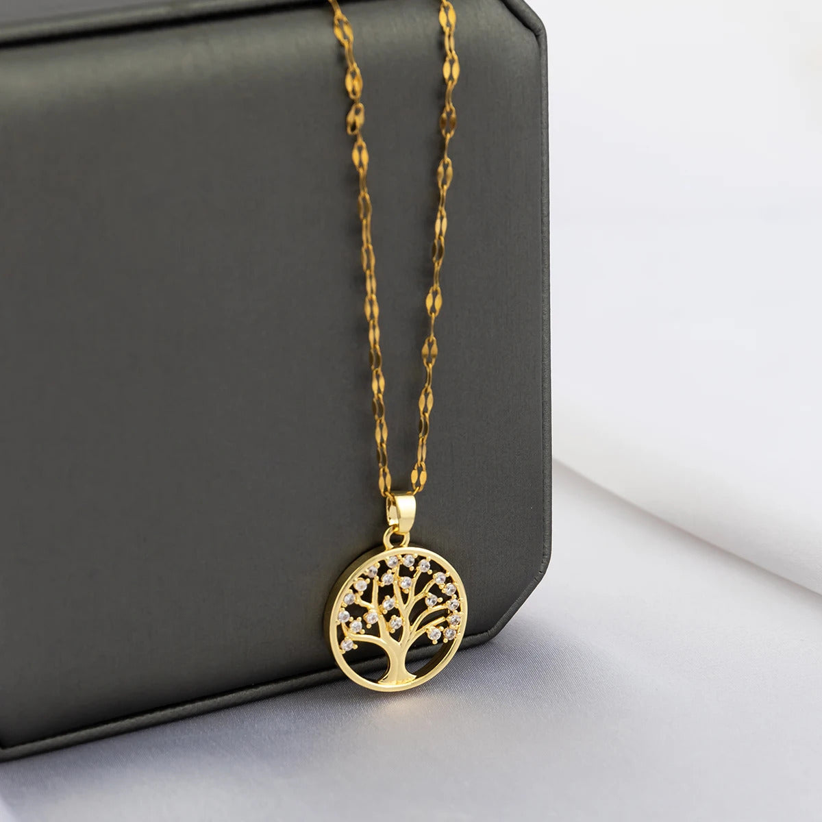 Temperamental Luxury Rhinestone Tree of Life Pendant Necklace Women Vintage Stainless Steel Waterproof Chain Aesthetic Jewelry