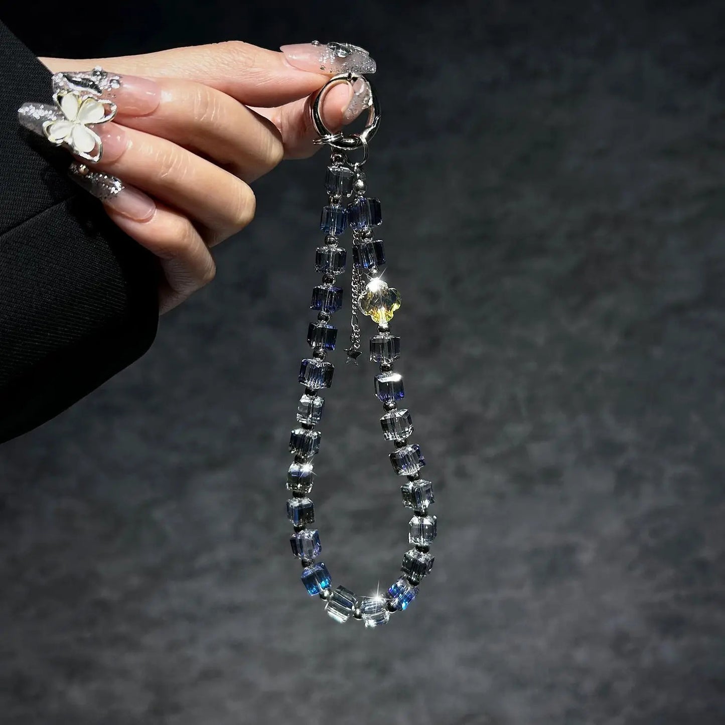 Glitter Diamond Short Mobile Phone Lanyard Sugar Crystal Beaded Mobile Phone Chain Phone Charm Cool Lanyard