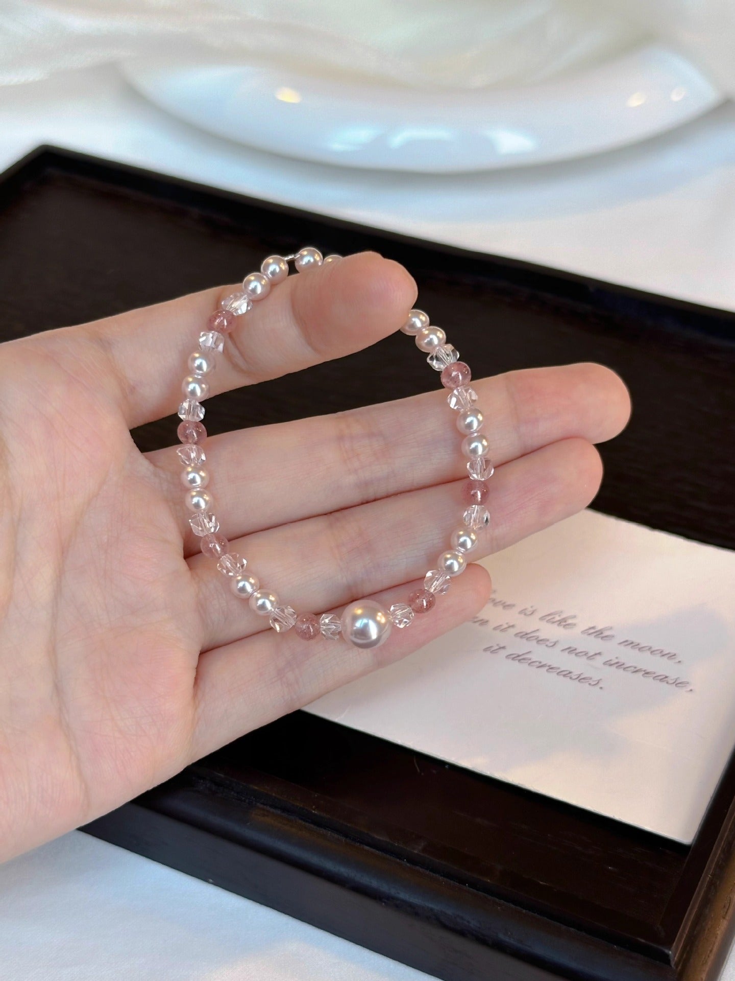 2025 New Beaded Agate Bracelet for Women, Niche Fashion, Exquisite Light Luxury, Versatile High-end Pearl Agate Bracelet