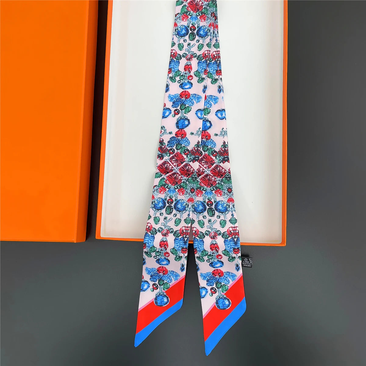 2024 Brand Design Leopard Twill Silk Scarf Luxury Scarf Women Foulard Skinny Bag Scarves Neckerchief Fashion Hair Headband