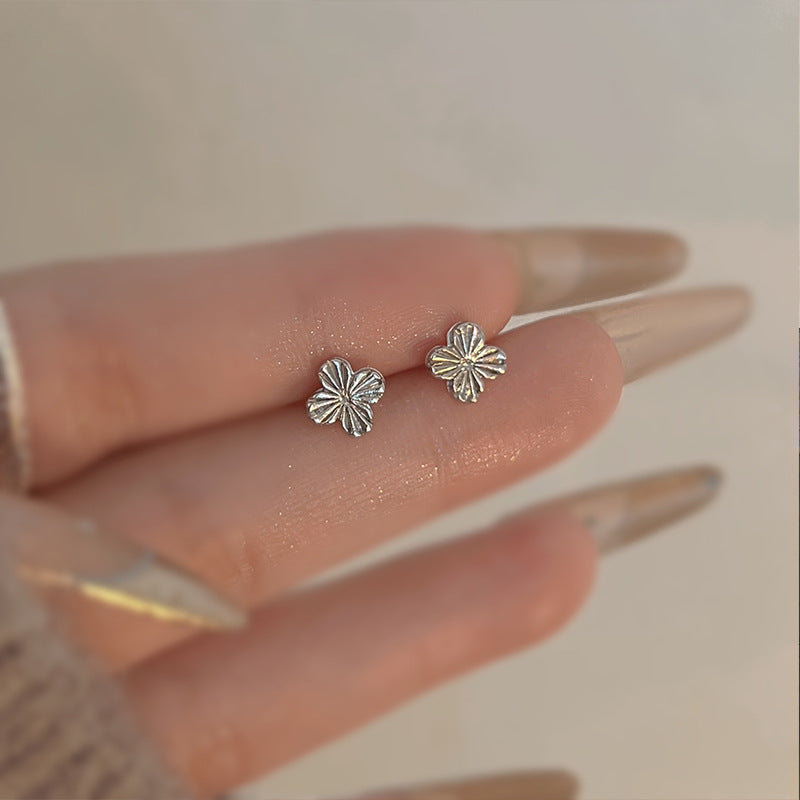 925 Silver Needle Love Butterfly Gravel Fashionable and Versatile Earrings Niche Unique Design Pearl Flower Earrings Earrings