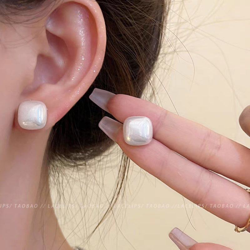 925 Silver Needle Love Butterfly Gravel Fashionable and Versatile Earrings Niche Unique Design Pearl Flower Earrings Earrings