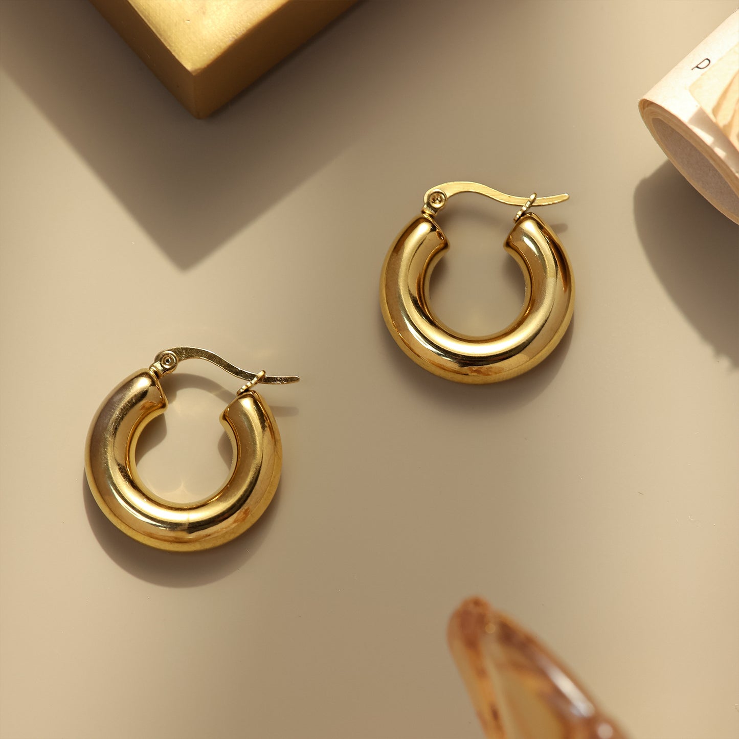 Hot Selling Stainless Steel Geometric Solid Smooth Earrings Fashion Simple High-end Gold Ear Buckle Ear Jewelry