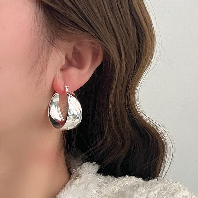 925 Silver Needle Love Butterfly Gravel Fashionable and Versatile Earrings Niche Unique Design Pearl Flower Earrings Earrings