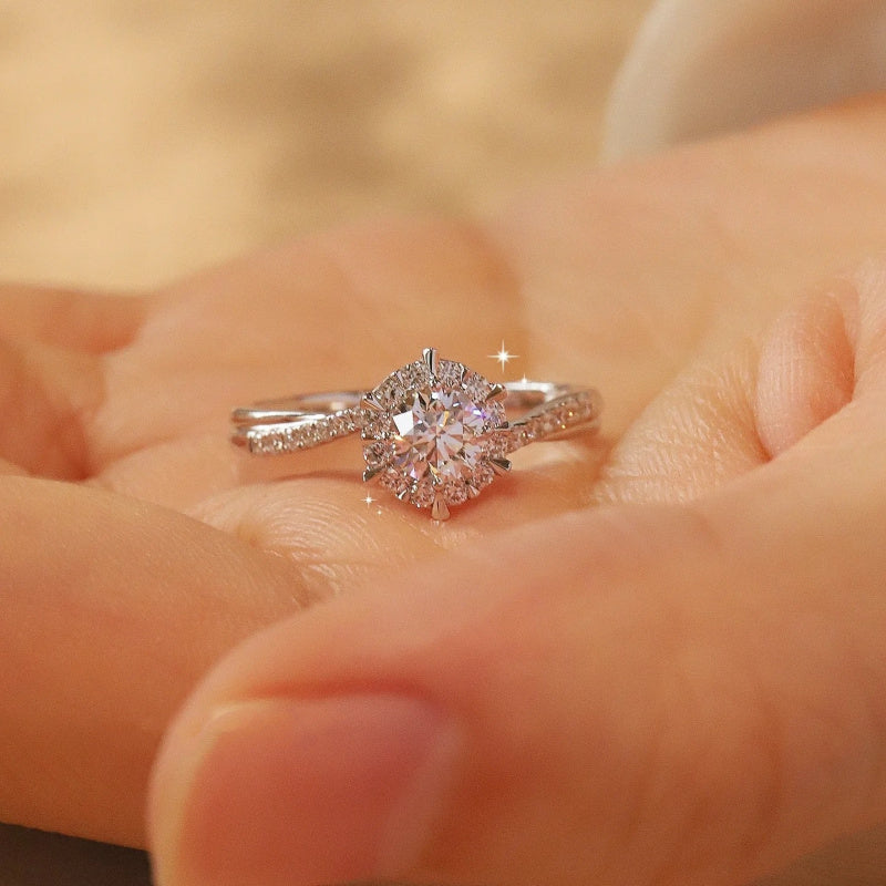 Twisted Arm Snowflake Diamond Ring 1 Carat Hexagram Ring for Women Light Luxury High-end Feel Imitation Proposal Ring Gift for Girlfriend