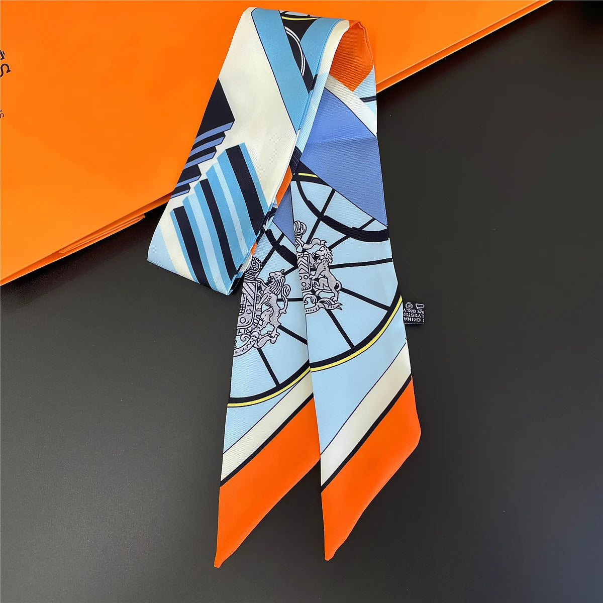 2024 Brand Design Leopard Twill Silk Scarf Luxury Scarf Women Foulard Skinny Bag Scarves Neckerchief Fashion Hair Headband