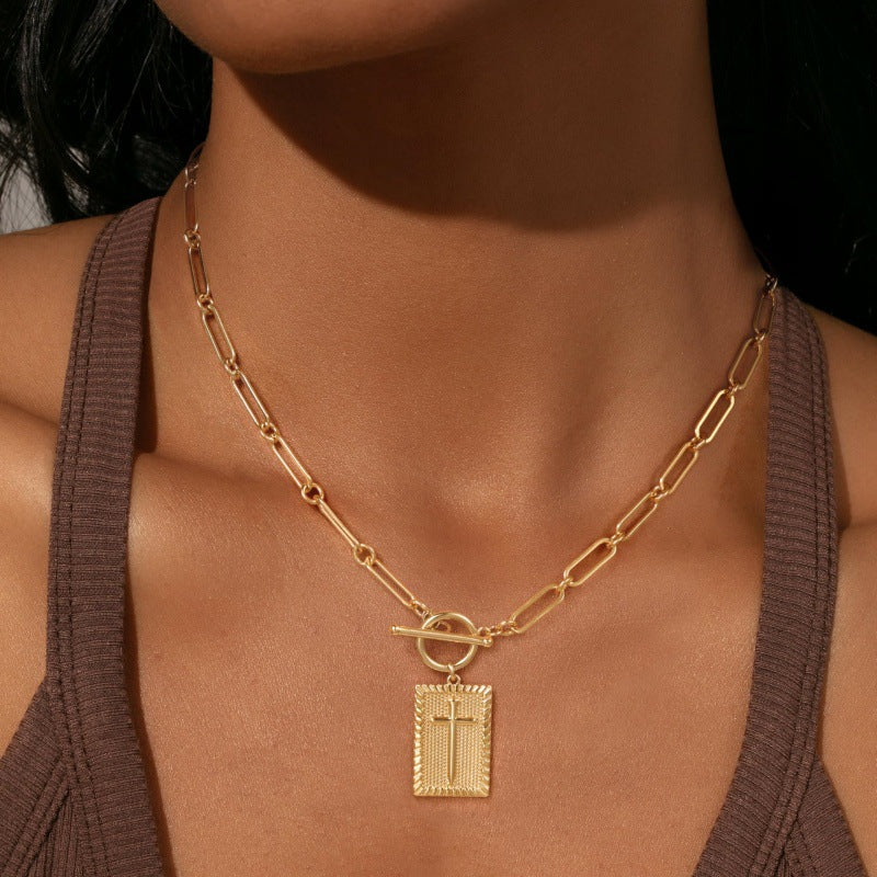 Amazon TK Hot-Selling OT Buckle Square Cross Necklace for Women Copper Plated 14K Gold Paperclip Necklace Yiwu In Stock