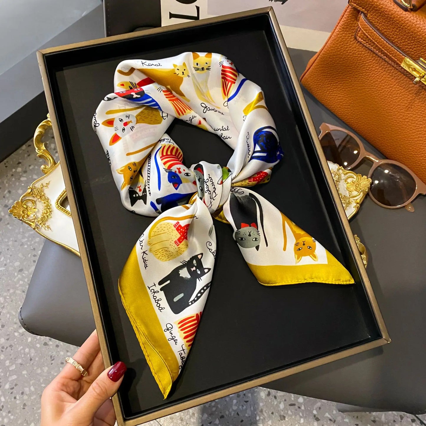 Luxury Women's Soft Satin Hair Scarves Fashion Square Printed Headscarf 70cm Professional Accessories Designer Scarf Headband